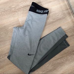 Nike pro tights size small
